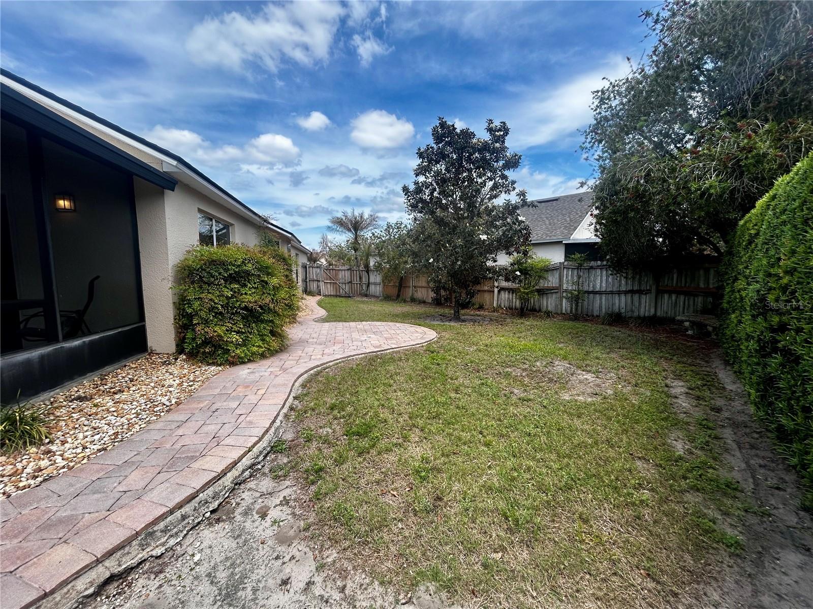 ROSE POINTE - Residential