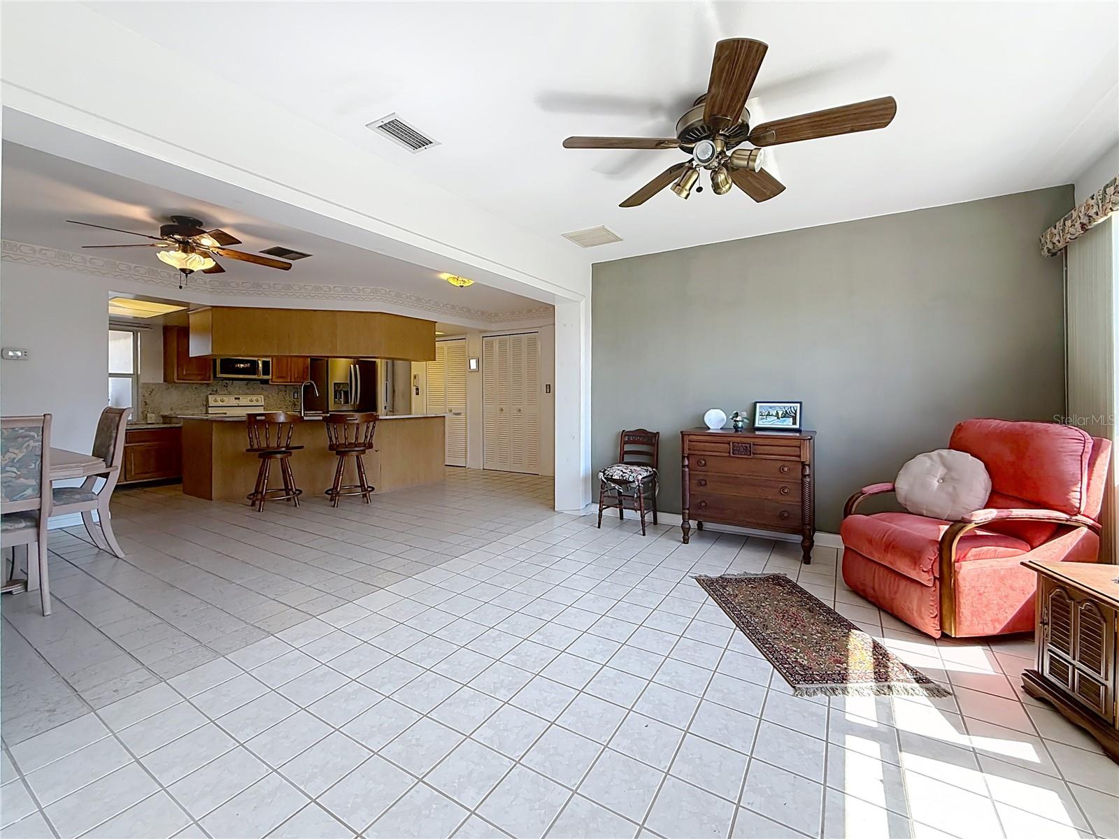 IMPERIAL POINT UNIT 4B - Residential