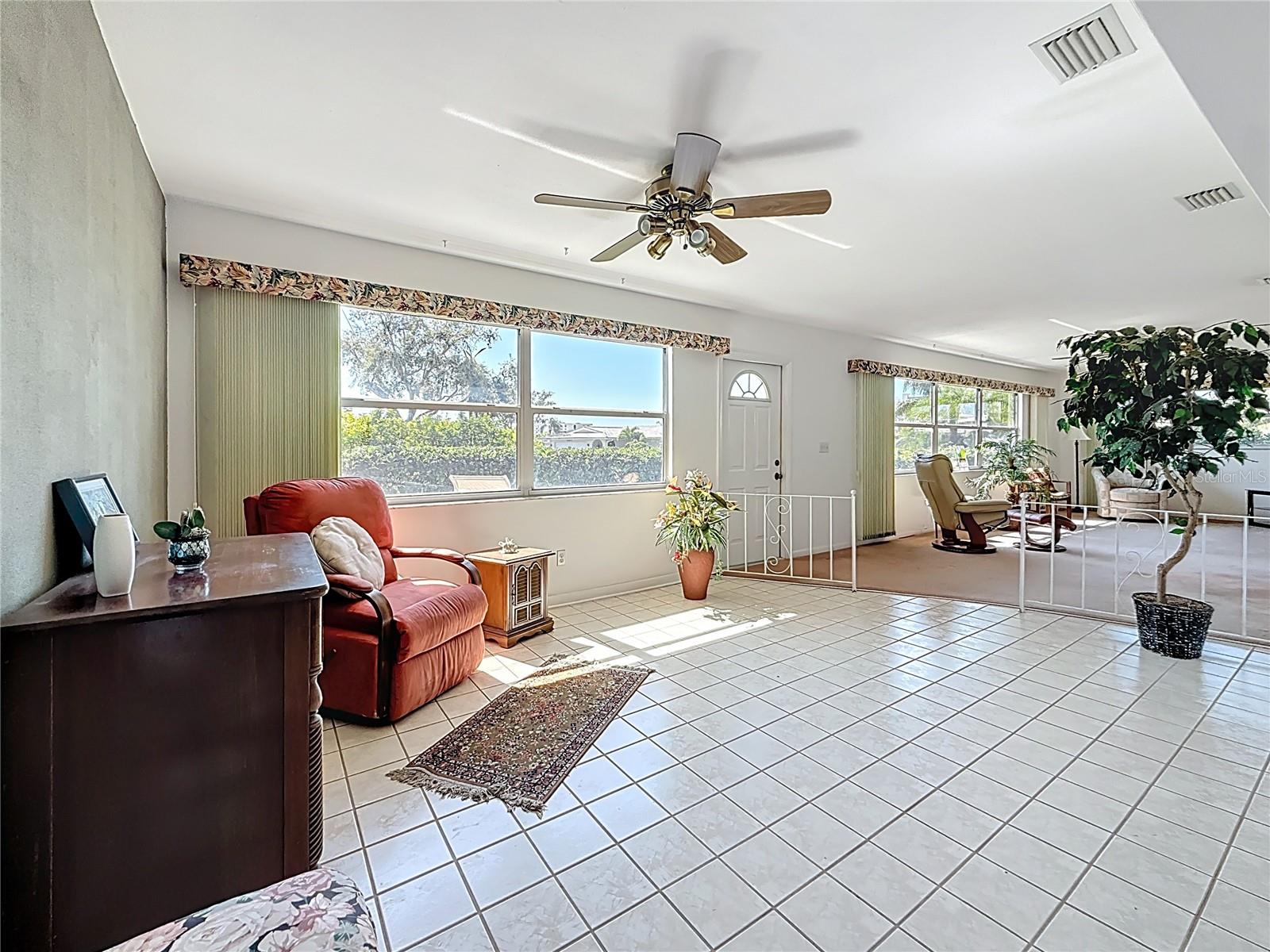 IMPERIAL POINT UNIT 4B - Residential