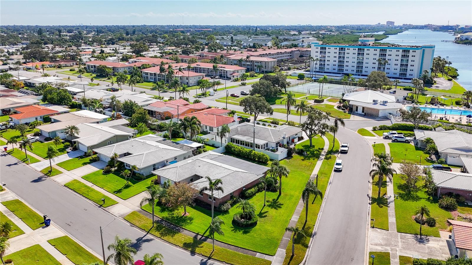 IMPERIAL POINT UNIT 4B - Residential