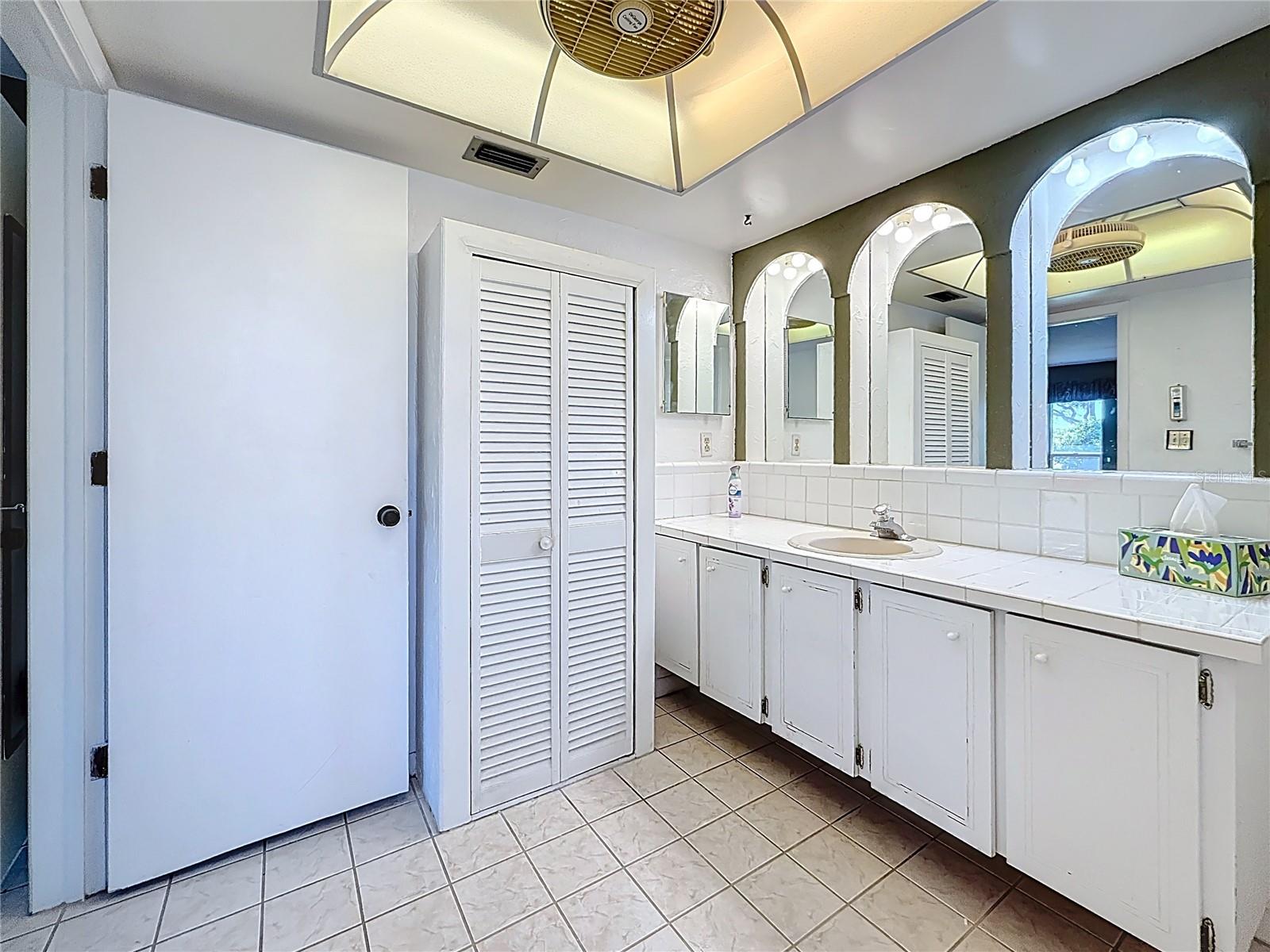 IMPERIAL POINT UNIT 4B - Residential