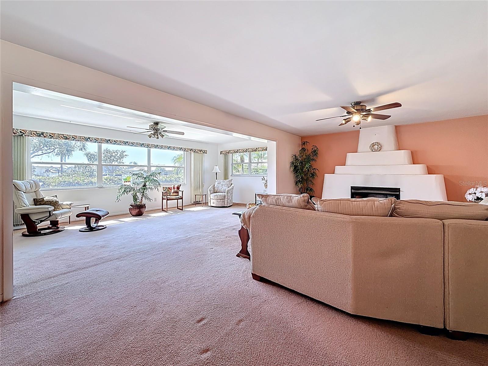 IMPERIAL POINT UNIT 4B - Residential