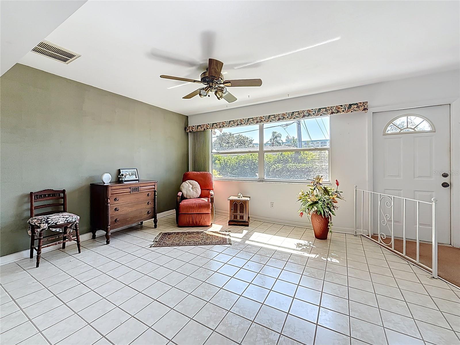 IMPERIAL POINT UNIT 4B - Residential