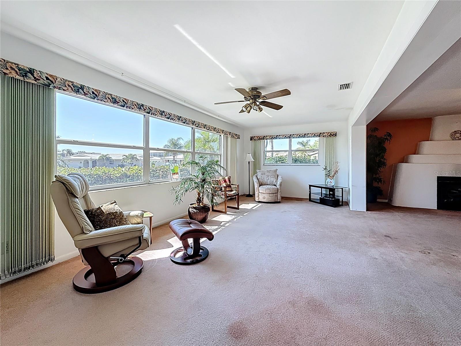 IMPERIAL POINT UNIT 4B - Residential