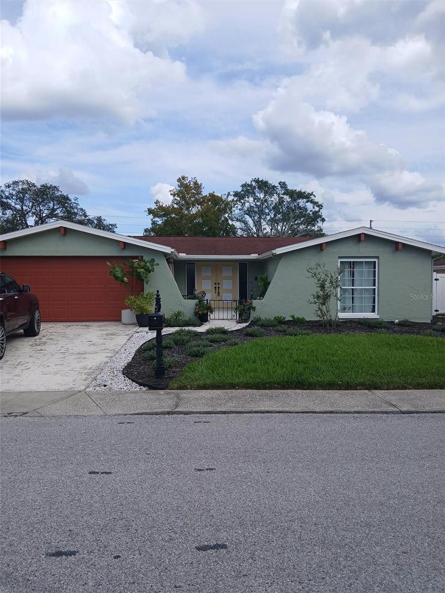 TURN KEY, UPDATED!! 1,832 Sq Ft; 3/2. Single family Home at Wholesale Price!!! In MINT CONDITION!!! Needs NOTHING!! ARV between $325K to $350K! Asking only $229K........ TOTALLY UPDATED!! IE: NEW WINDOWS and DOORS!!! CASH BUYERS ONLY!!