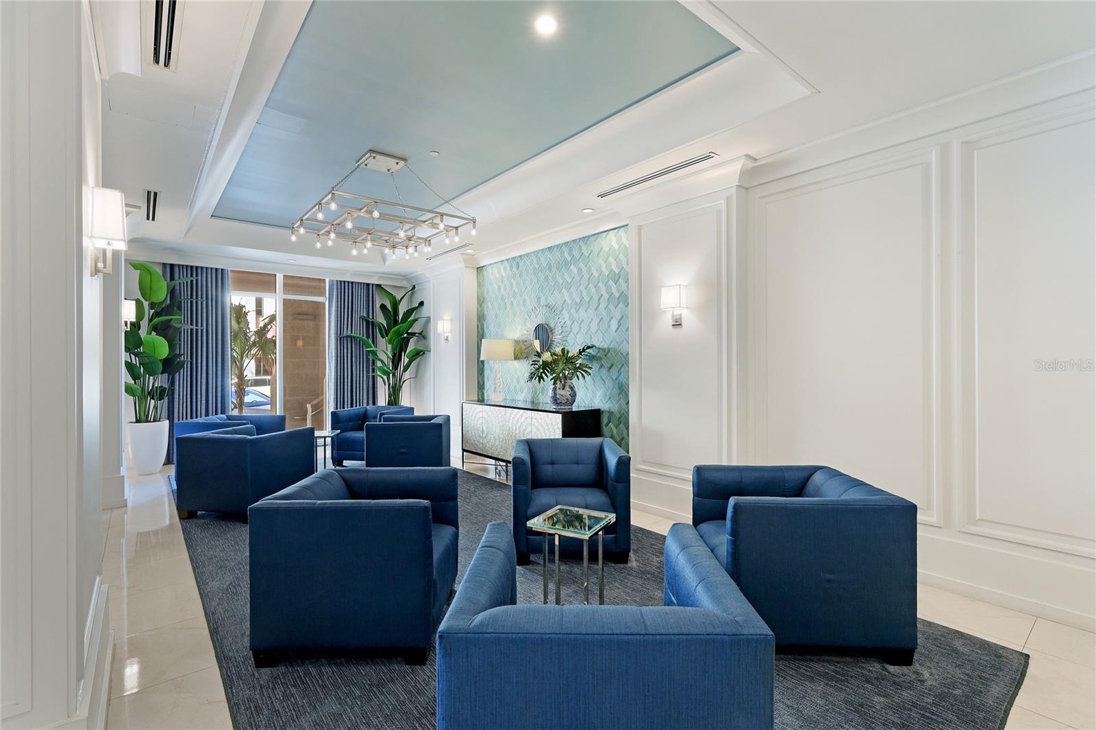 1350 MAIN RESIDENTIAL - Residential Lease