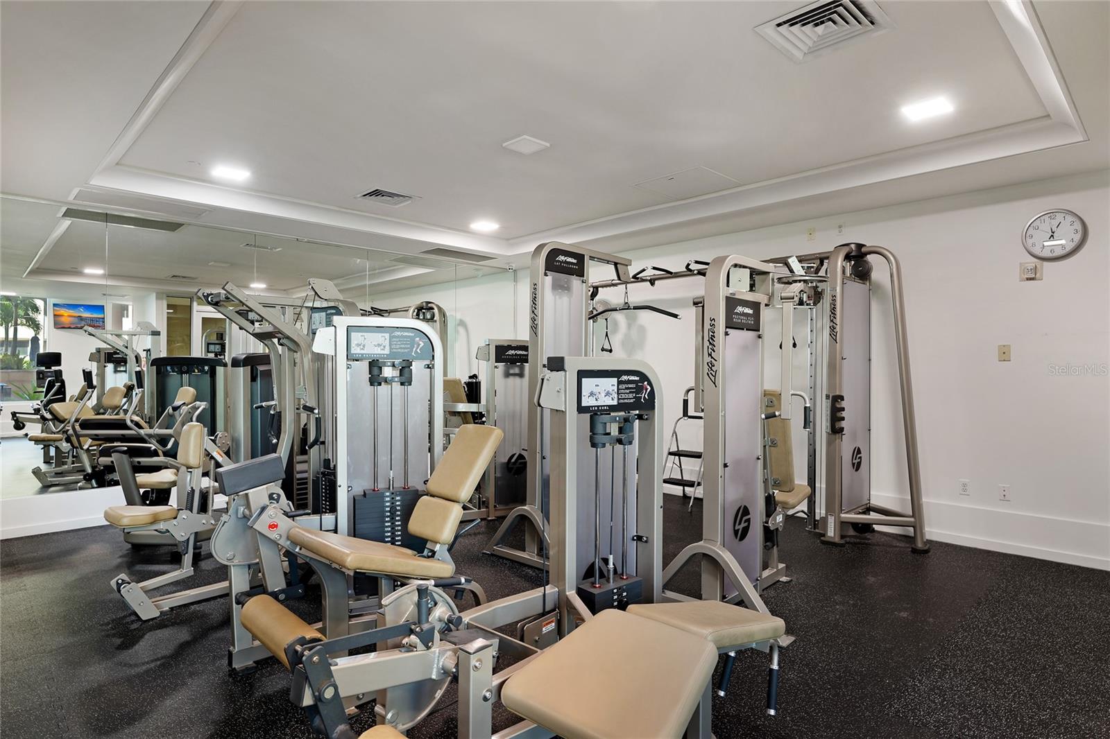 1350 MAIN RESIDENTIAL - Residential Lease
