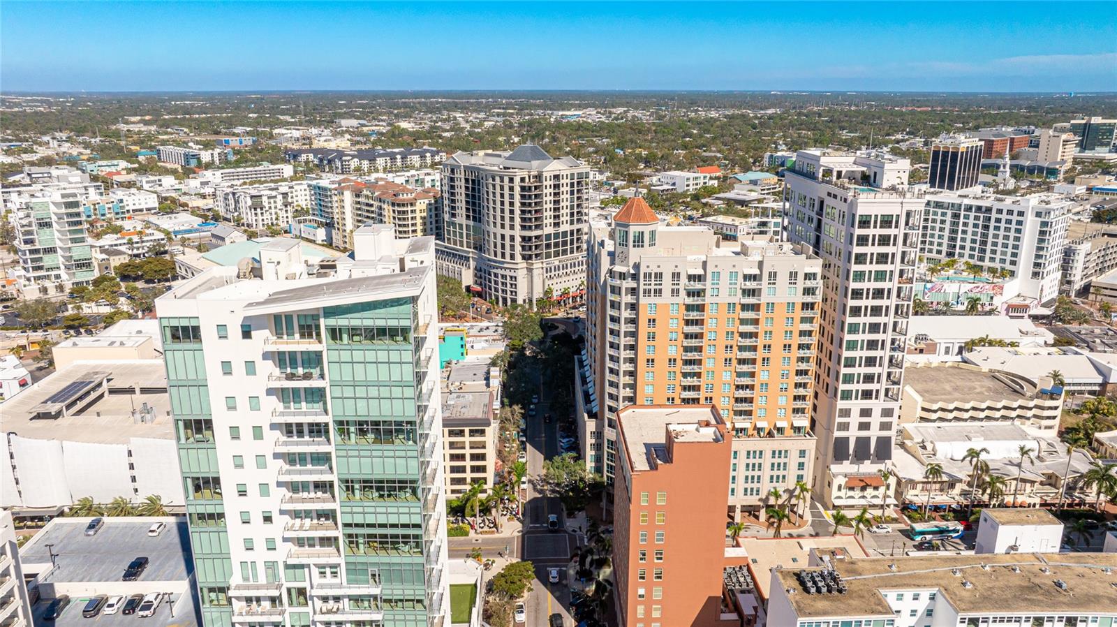 1350 MAIN RESIDENTIAL - Residential Lease
