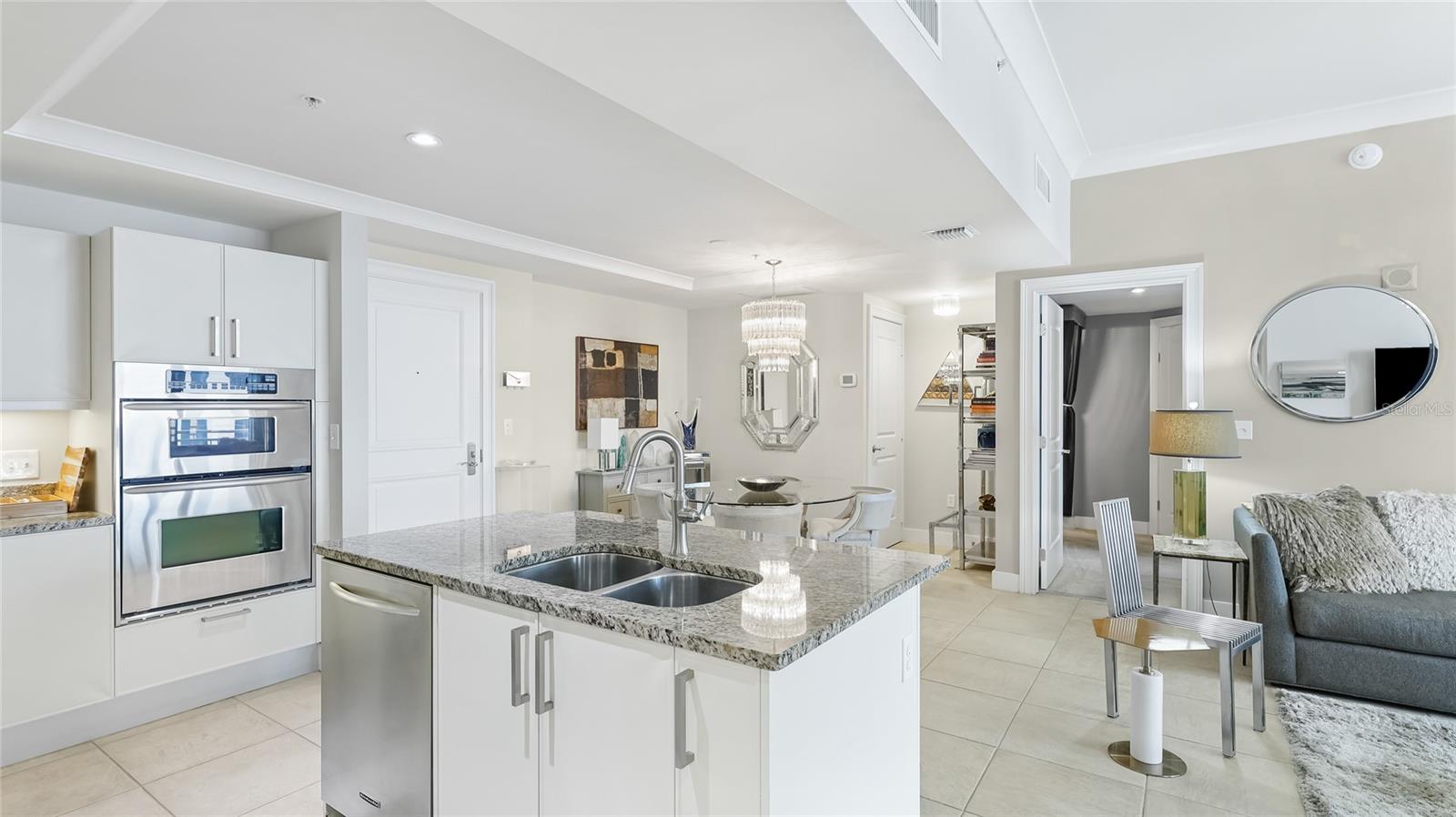1350 MAIN RESIDENTIAL - Residential Lease