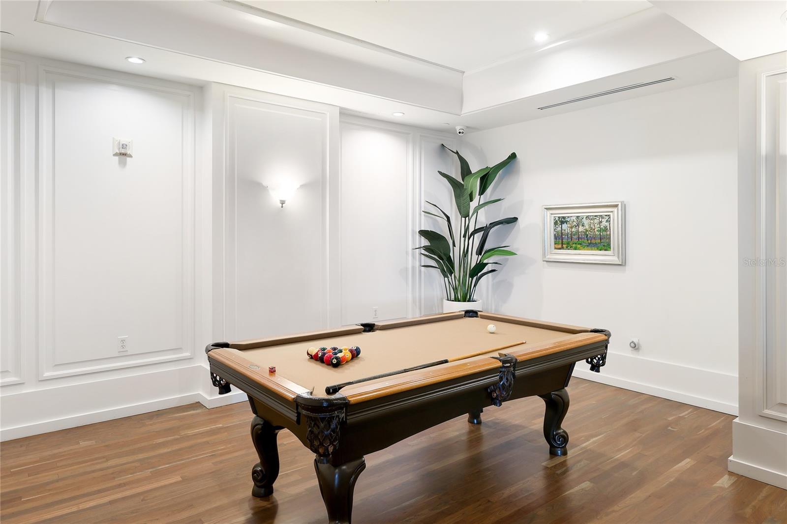 1350 MAIN RESIDENTIAL - Residential Lease