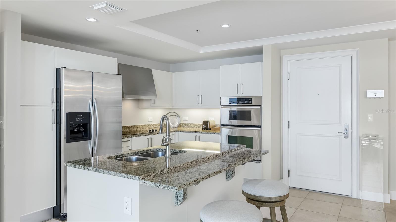 1350 MAIN RESIDENTIAL - Residential Lease