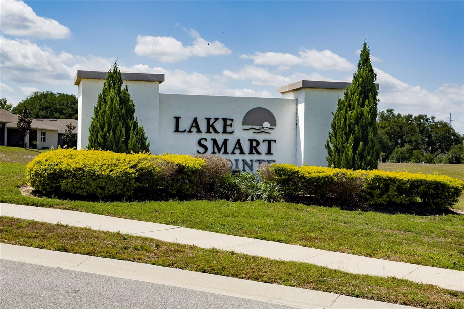 LAKE SMART POINTE - Residential