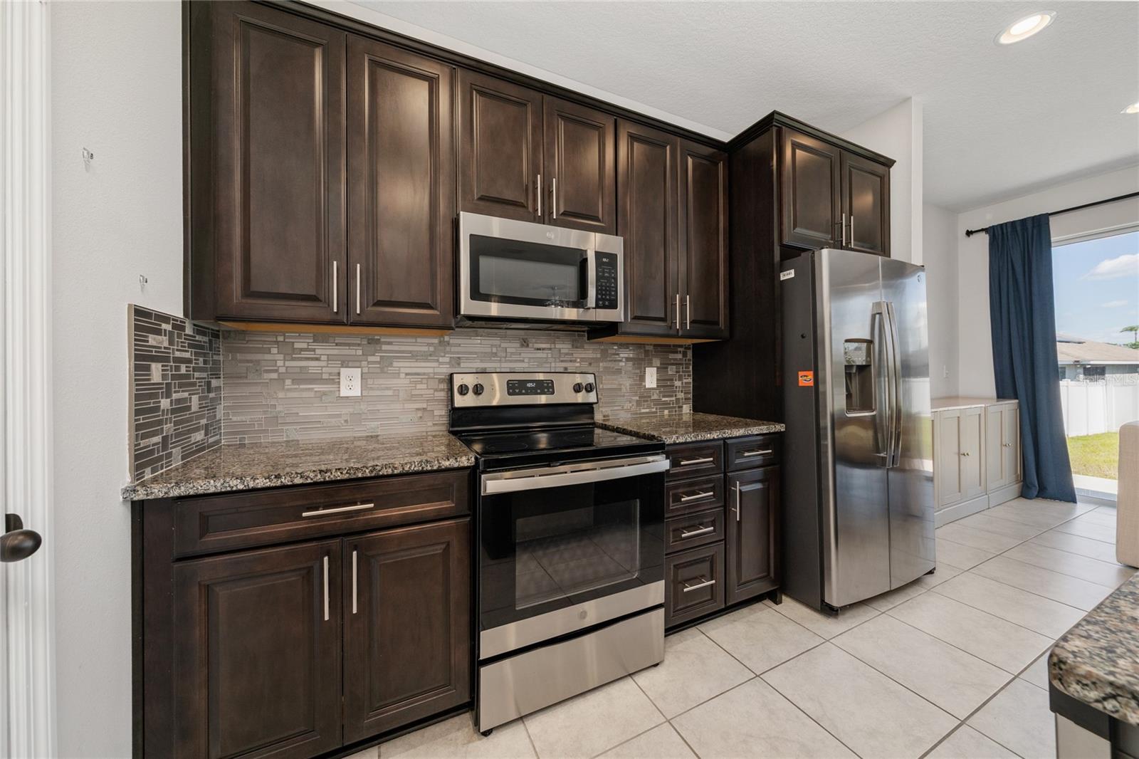 LAKE SMART POINTE - Residential