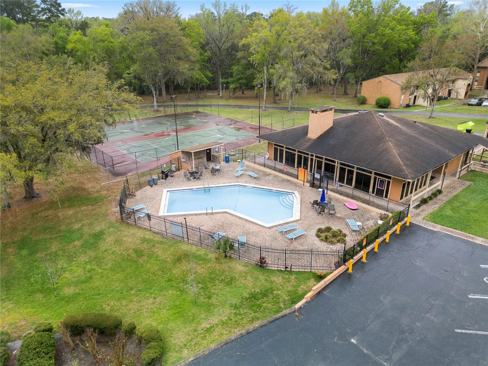 CREEKS EDGE CONDO - Residential