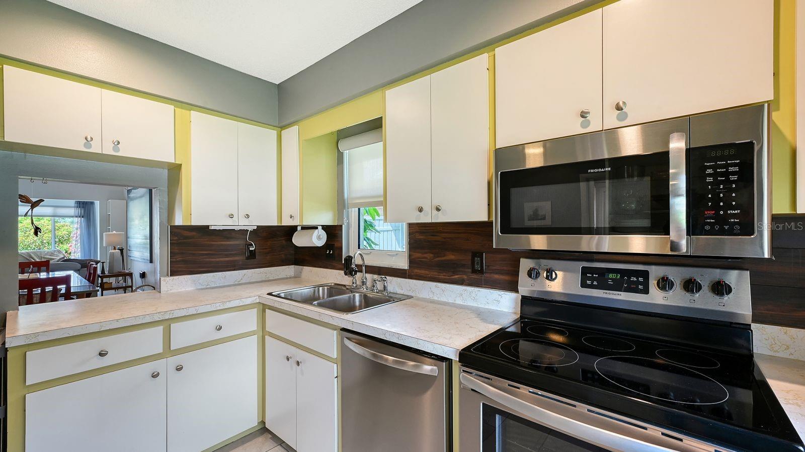 CAMBRIDGE VILLAGE - Residential