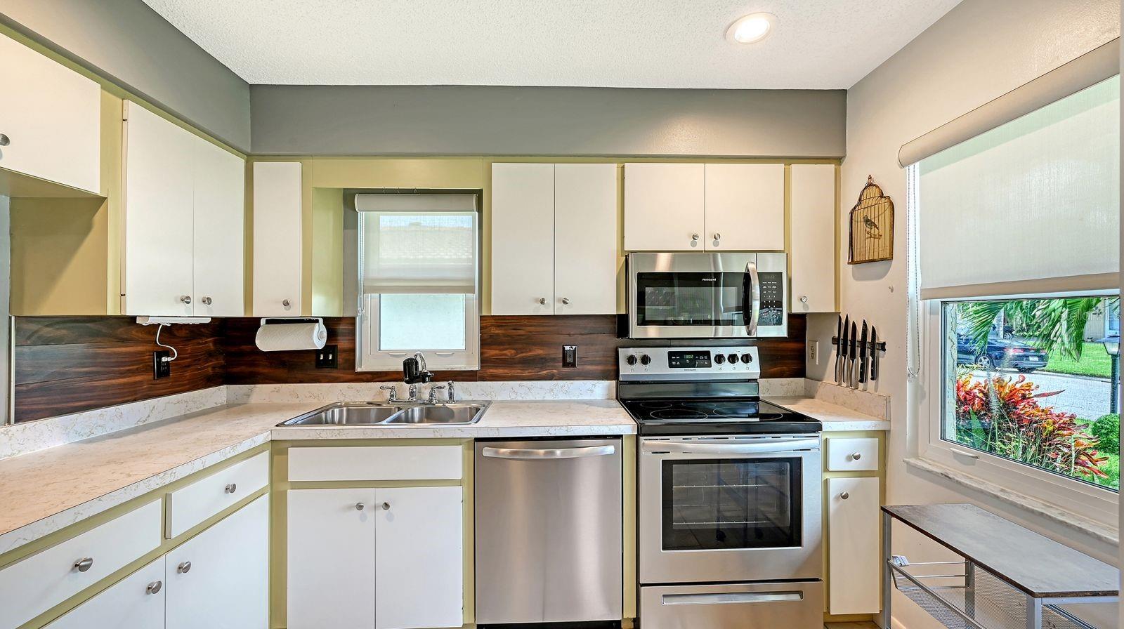 CAMBRIDGE VILLAGE - Residential