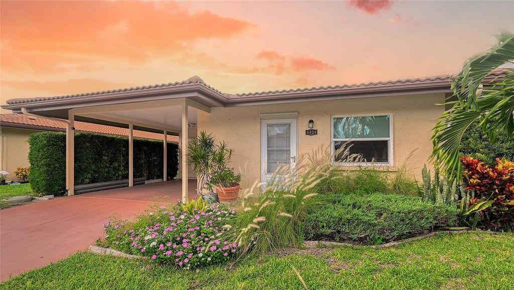 Photo of 6424 Auburn Avenue, Bradenton, FL 34207 (MLS # A4665395)