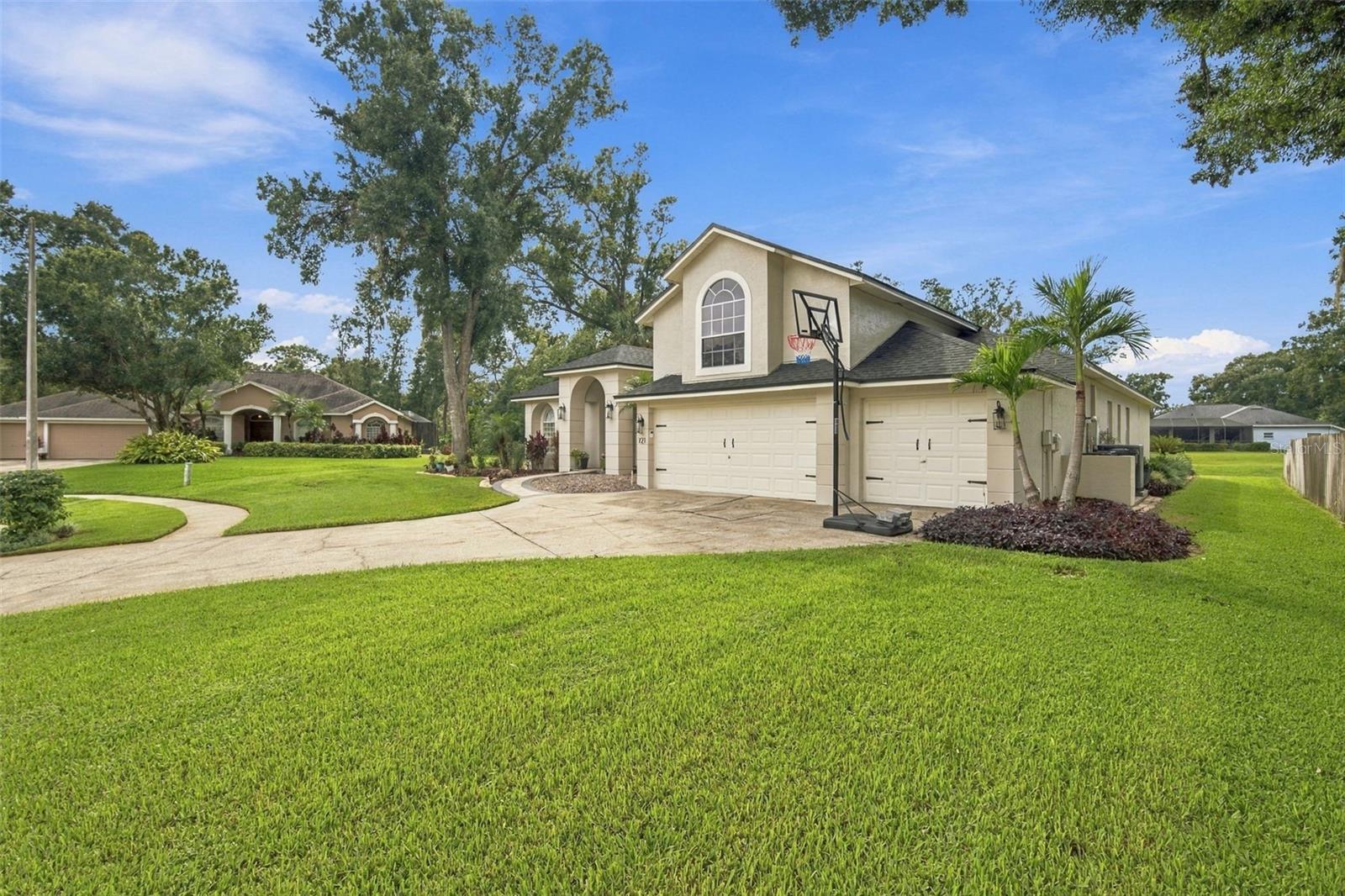 721 FAYETTE PLACE
