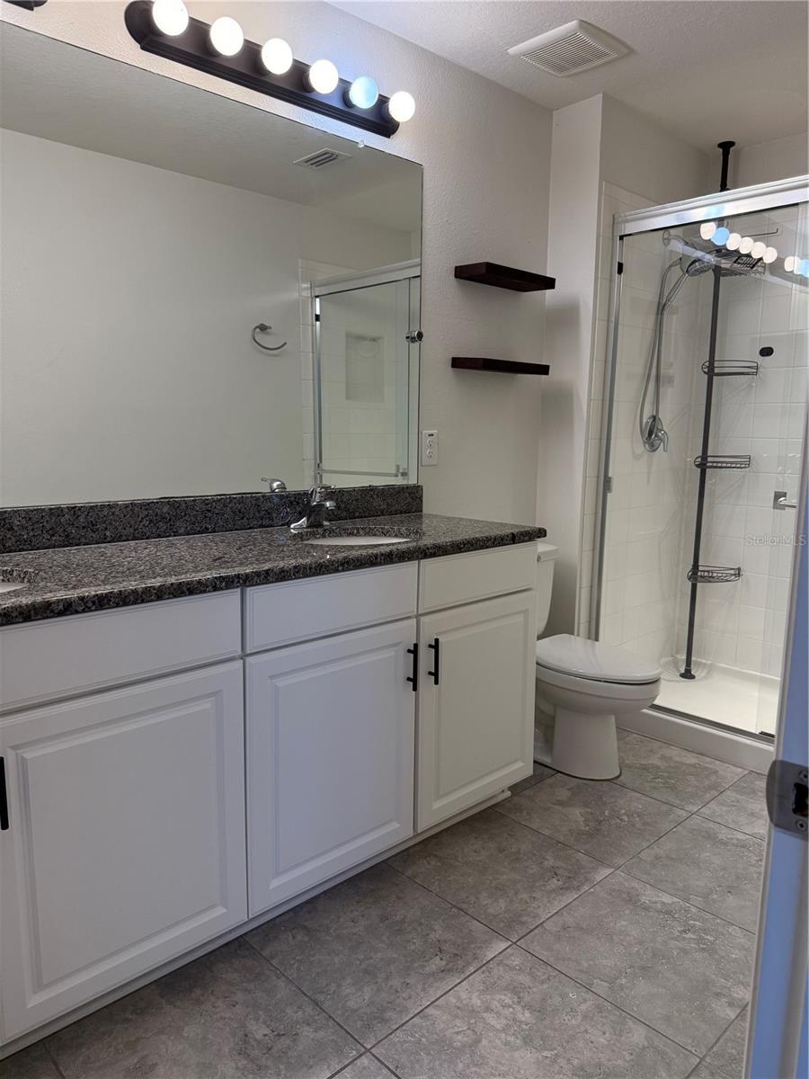 OAK CRK PRCL 8 PH II - Residential Lease