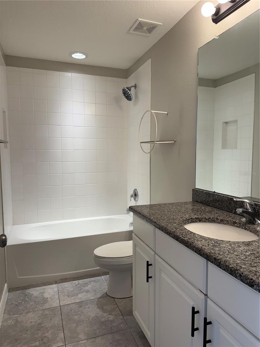 OAK CRK PRCL 8 PH II - Residential Lease