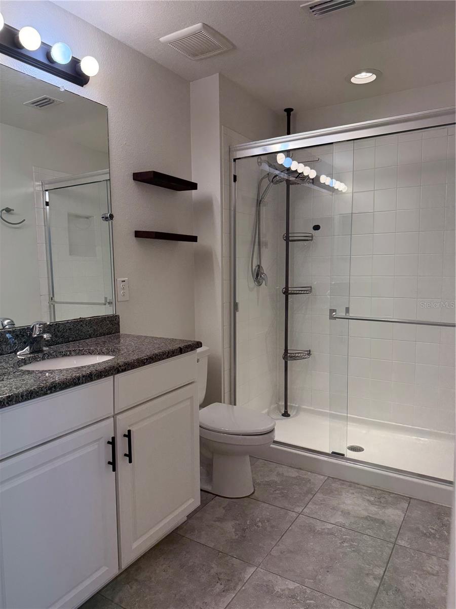 OAK CRK PRCL 8 PH II - Residential Lease