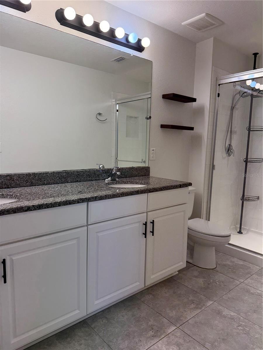 OAK CRK PRCL 8 PH II - Residential Lease