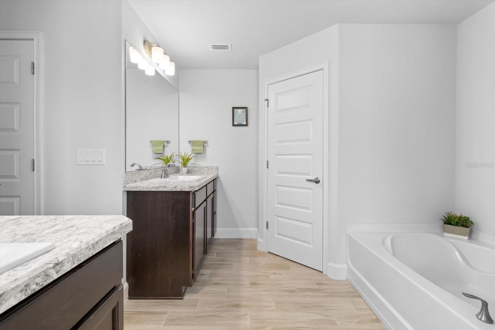 ROYAL HIGHLANDS - Residential