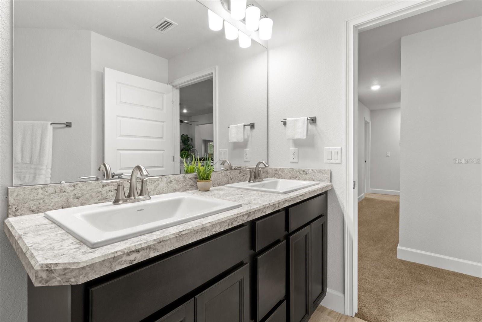 ROYAL HIGHLANDS - Residential