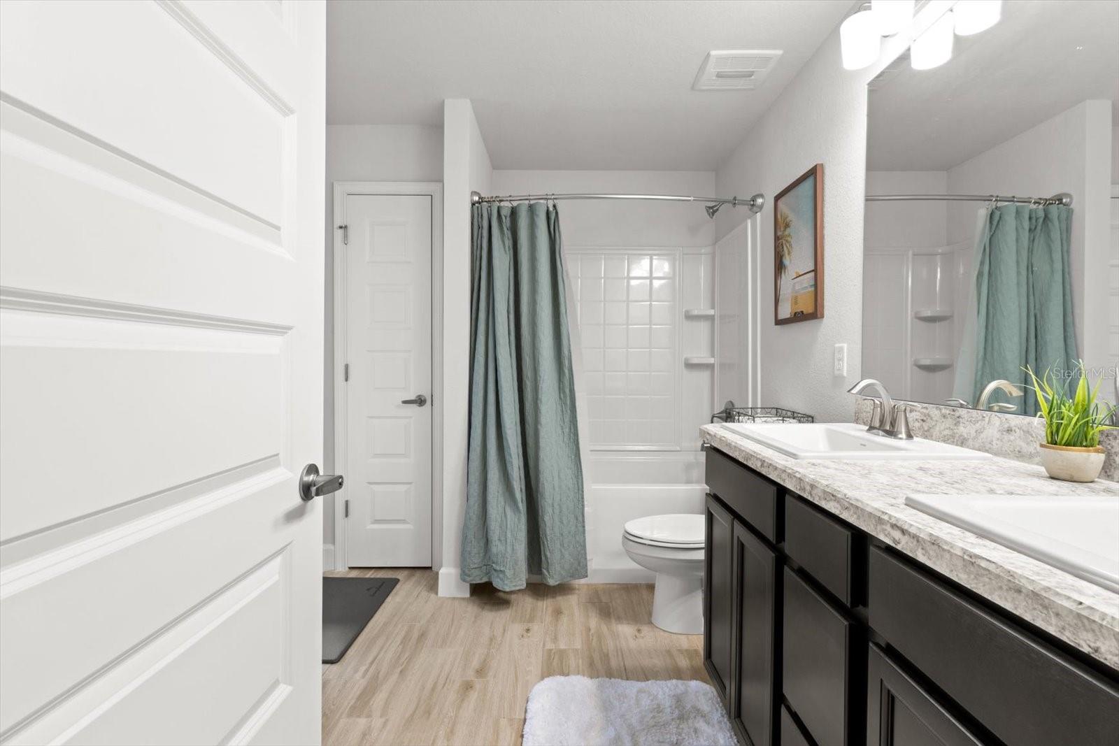 ROYAL HIGHLANDS - Residential