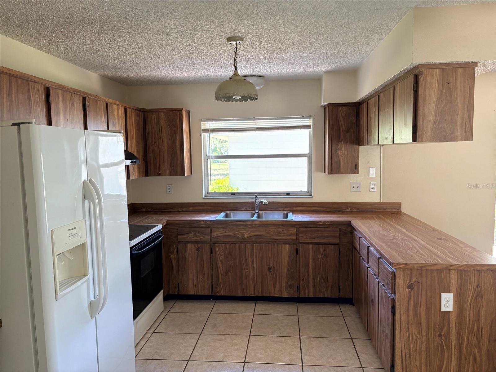 8907 WAYWARD CIRCLE