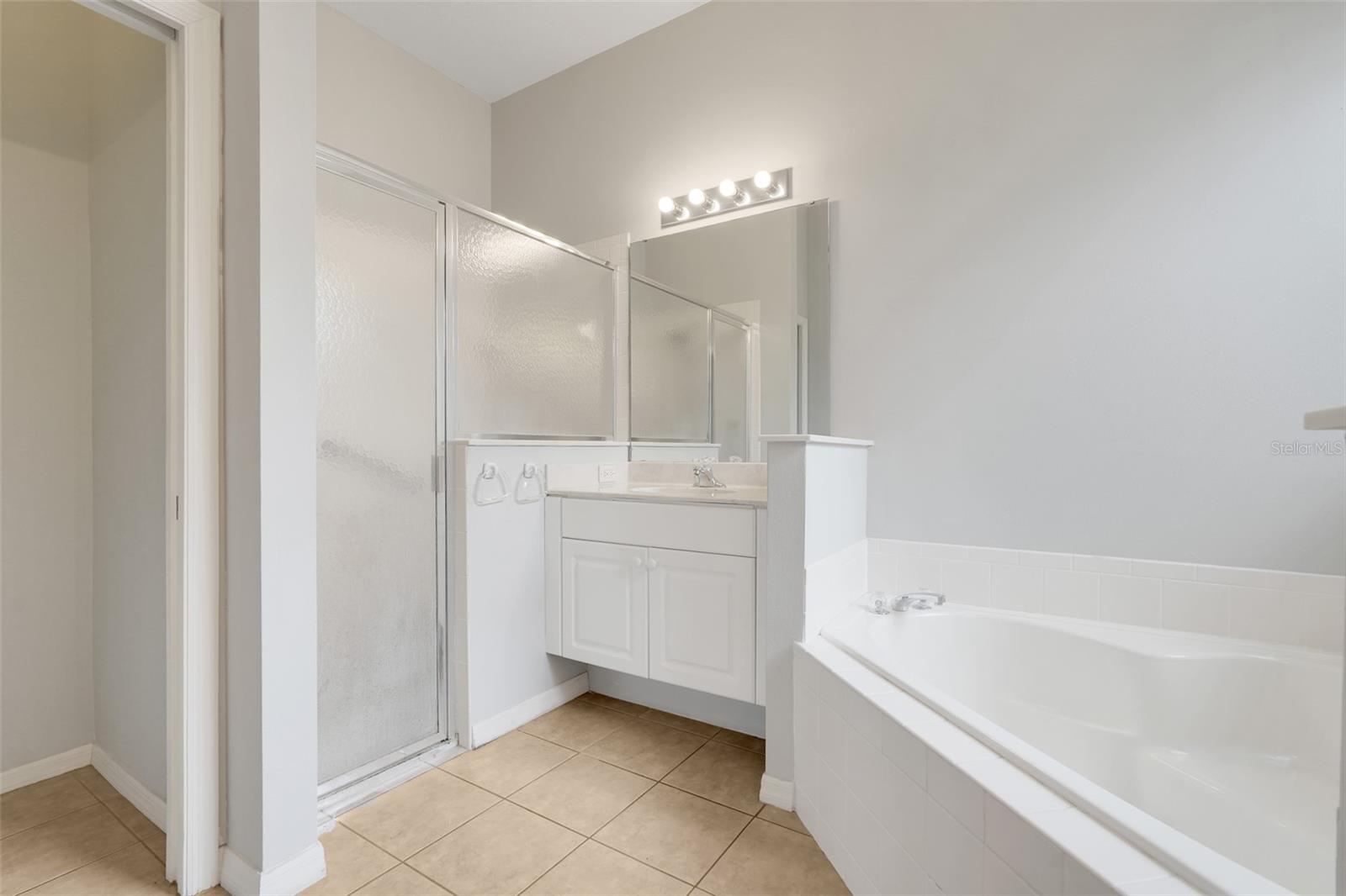 CLERMONT SUMMIT GREENS PH 02C LT 01 BEING - Residential