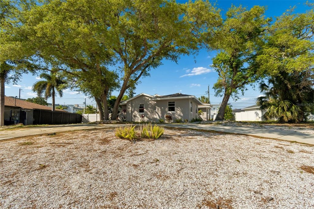 Photo of 125 Harbor Bluff Drive, Largo, FL 33770 (MLS # TB8496539)