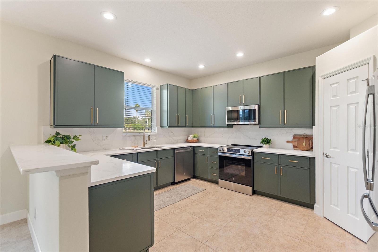 STONEYBROOK AT VENICE - Residential