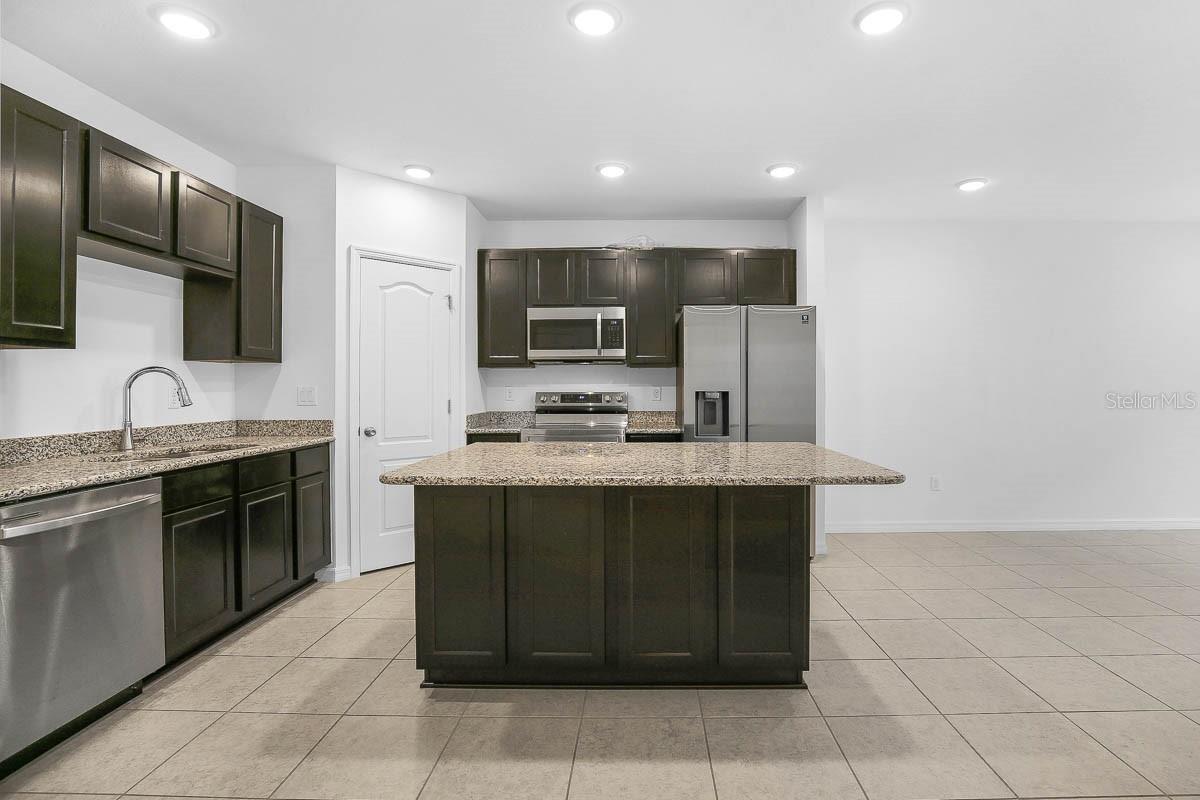 CP & WILLIAMS TWNHMS - Residential Lease