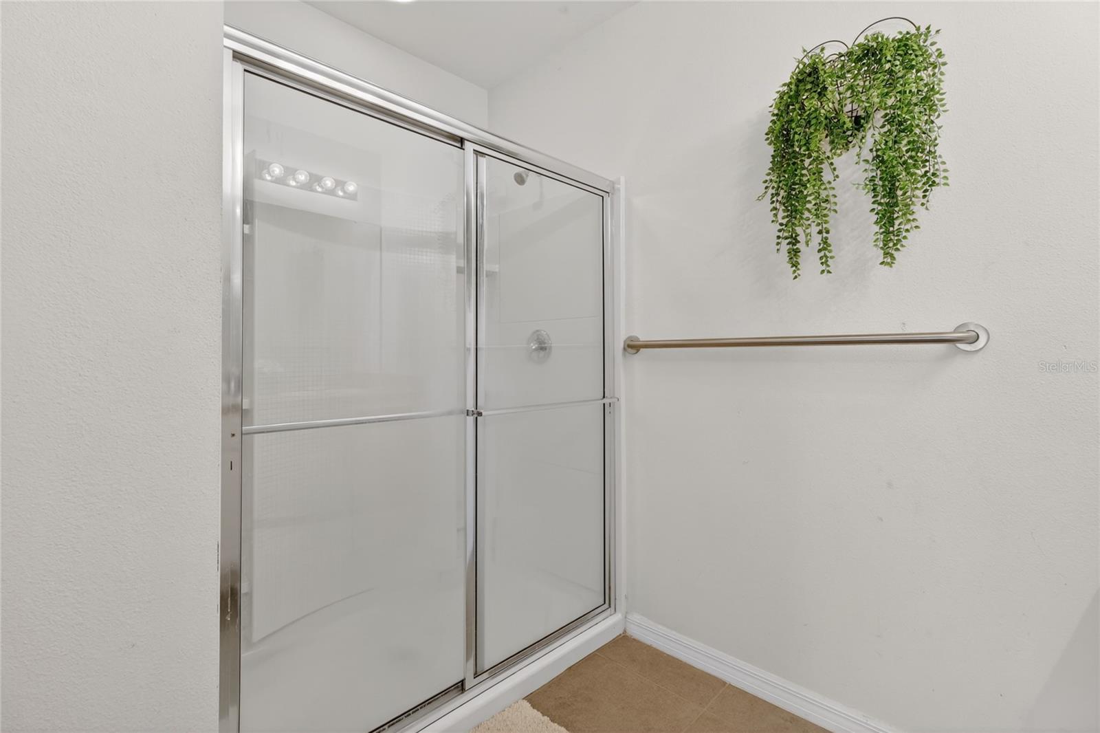 LAKESIDE LANDINGS PH 01 - Residential