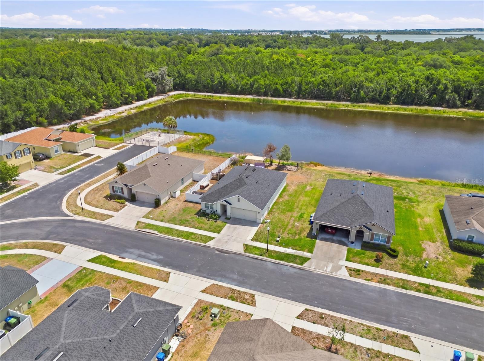 LAKESIDE LANDINGS PH 01 - Residential