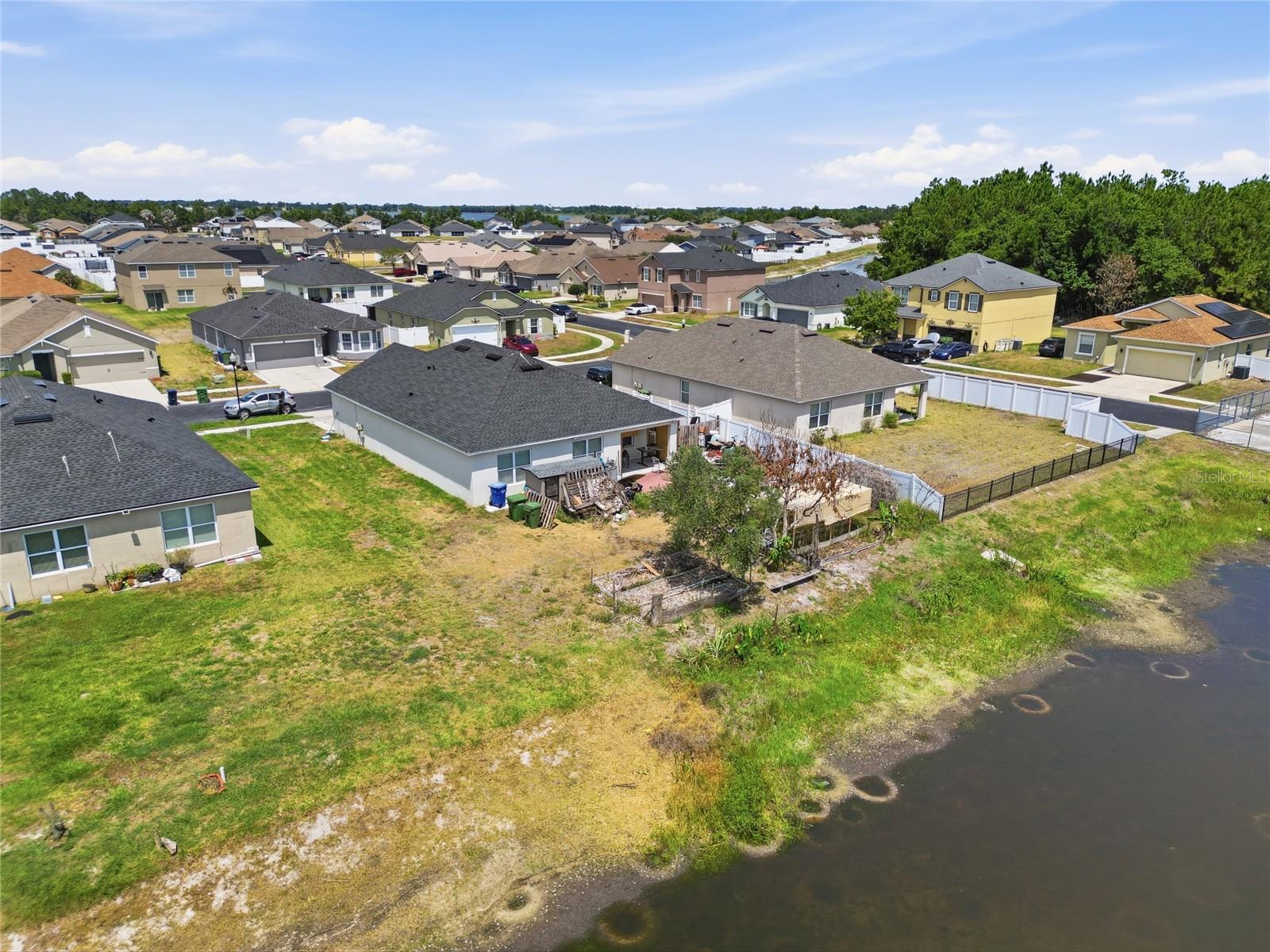 LAKESIDE LANDINGS PH 01 - Residential