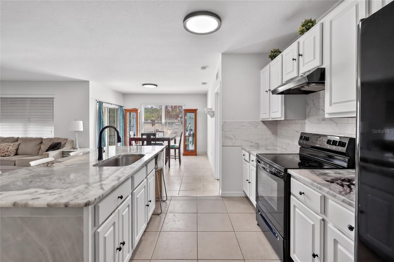 LAKESIDE LANDINGS PH 01 - Residential