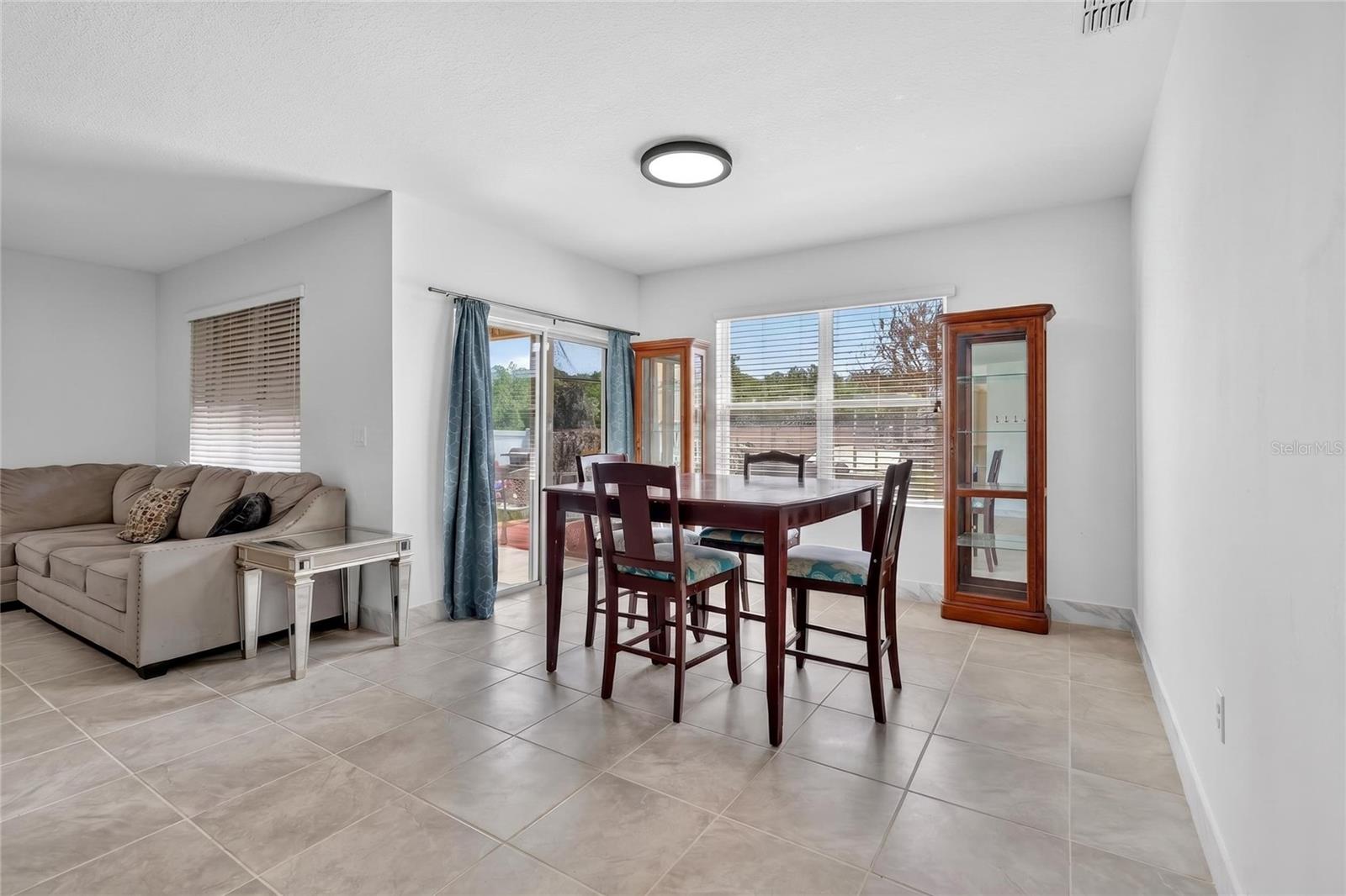 LAKESIDE LANDINGS PH 01 - Residential