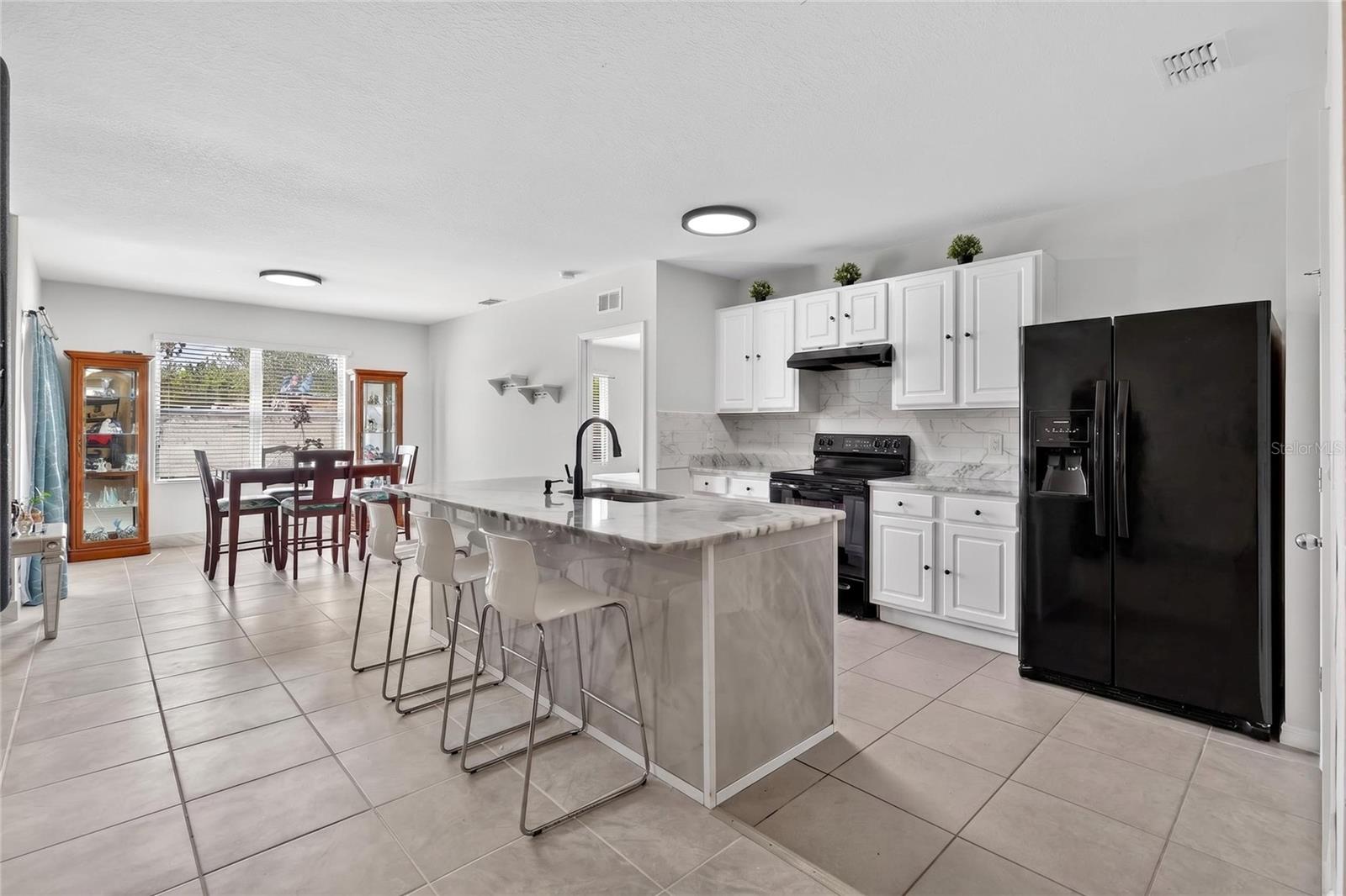 LAKESIDE LANDINGS PH 01 - Residential
