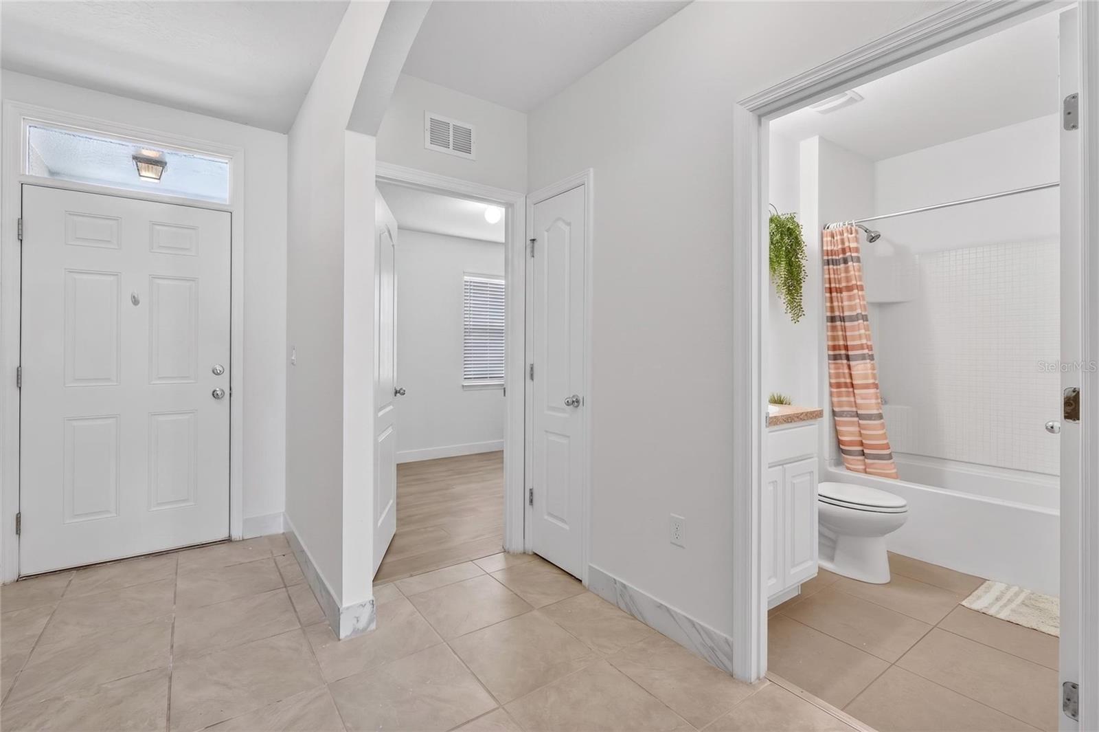 LAKESIDE LANDINGS PH 01 - Residential