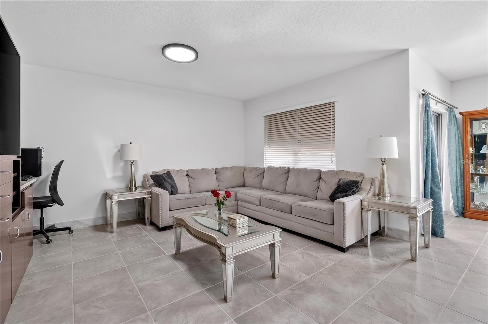 LAKESIDE LANDINGS PH 01 - Residential