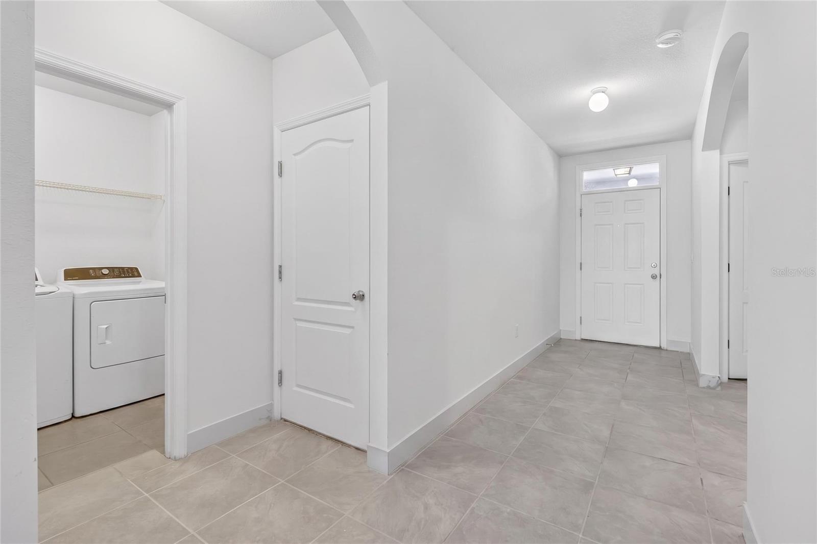 LAKESIDE LANDINGS PH 01 - Residential