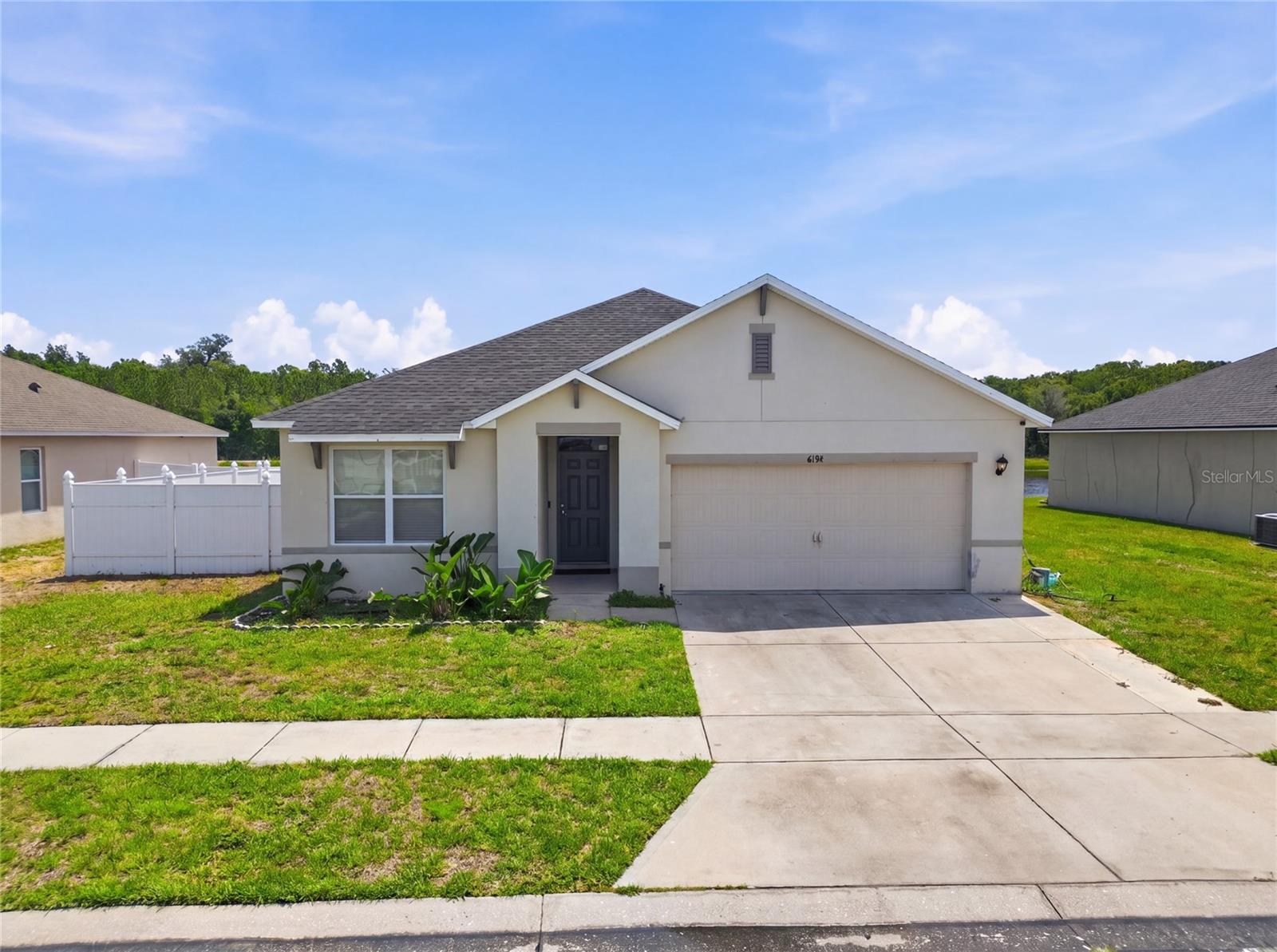 LAKESIDE LANDINGS PH 01 - Residential