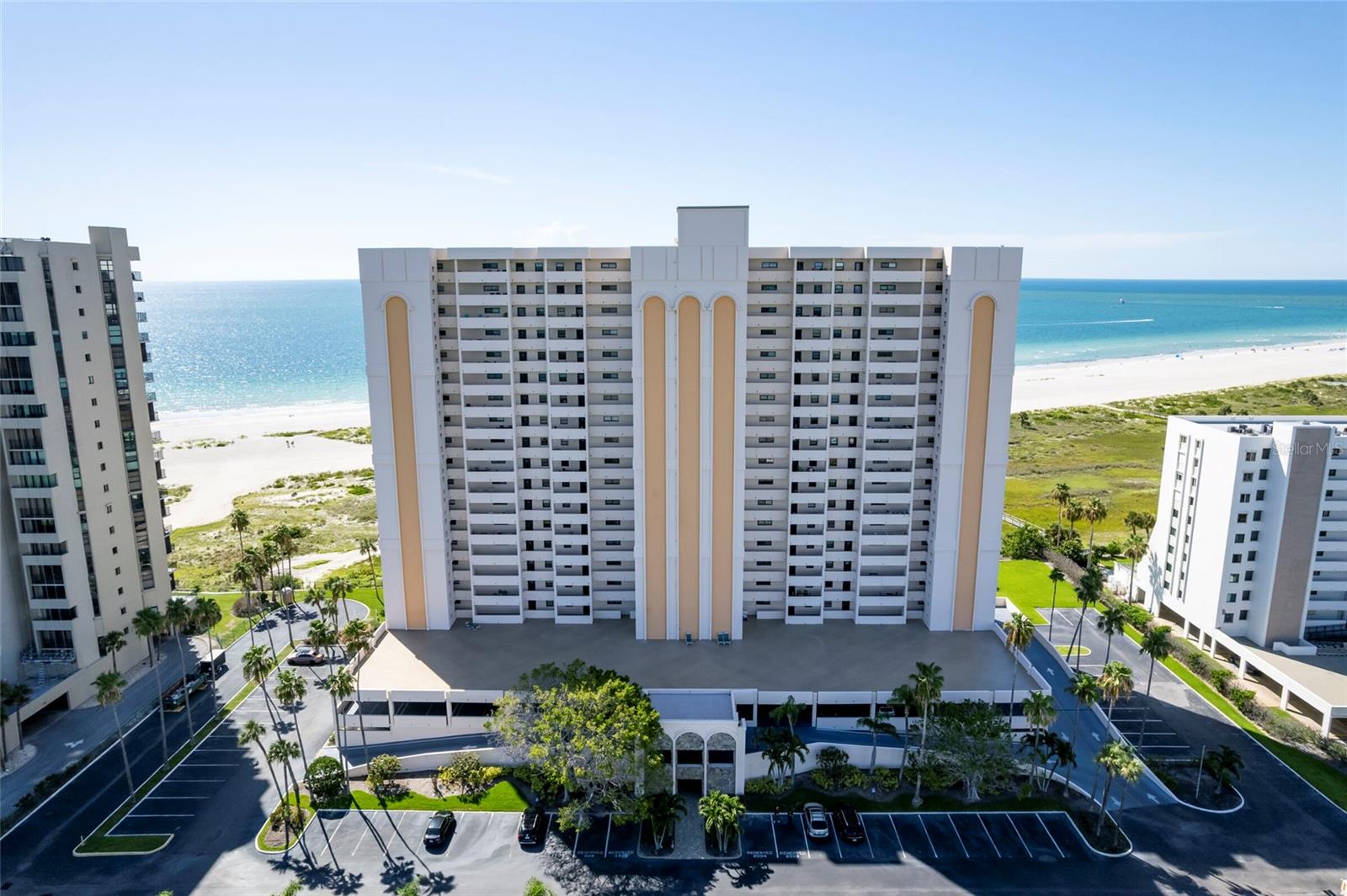 HARBOUR LIGHT TOWERS CONDO - Residential