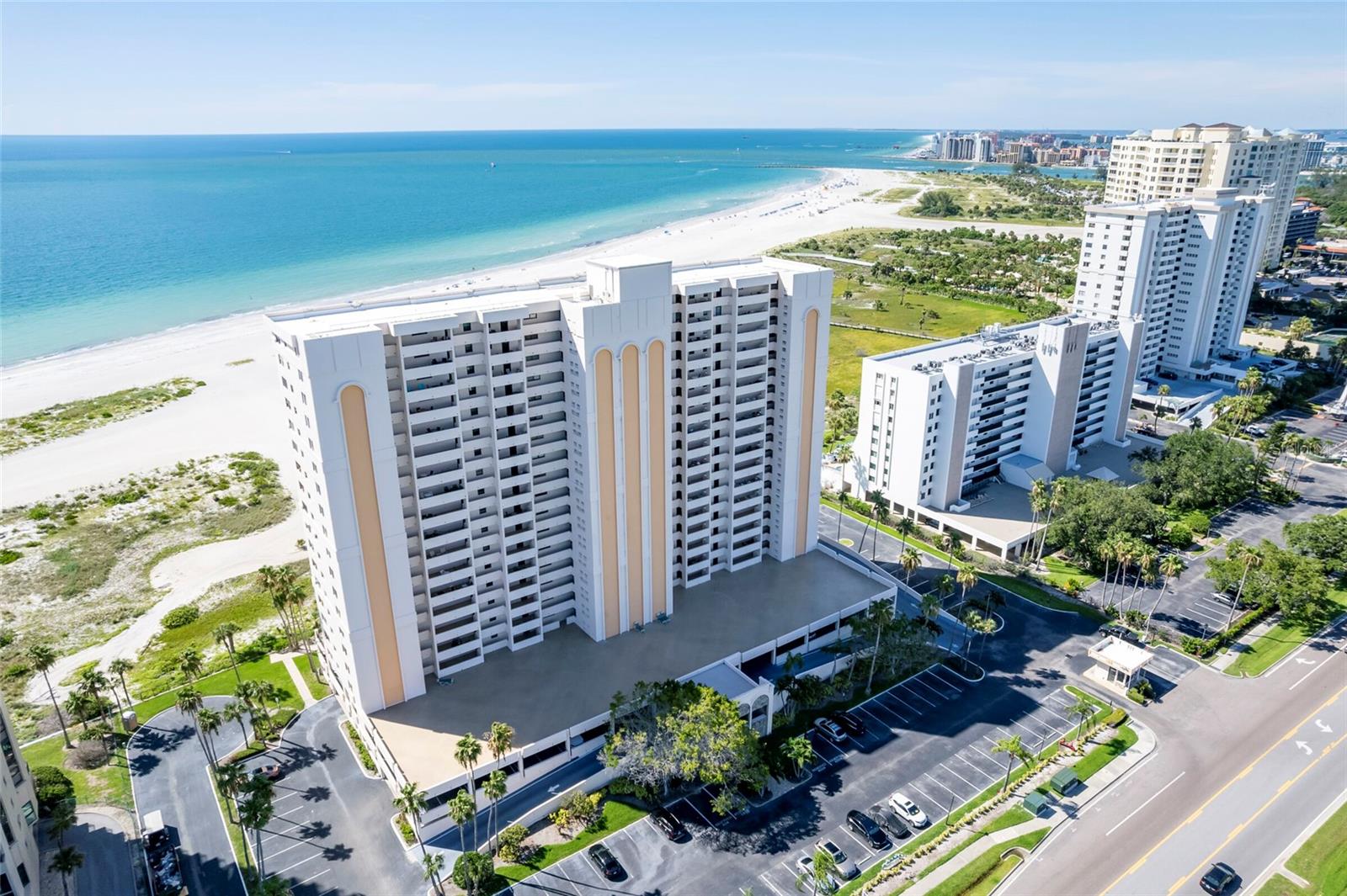HARBOUR LIGHT TOWERS CONDO - Residential