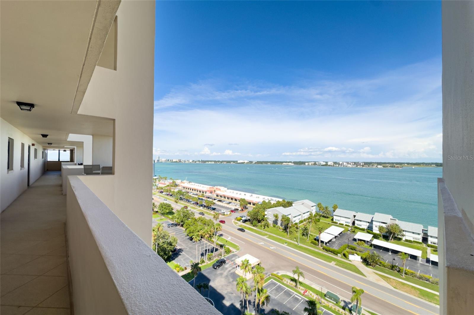 HARBOUR LIGHT TOWERS CONDO - Residential