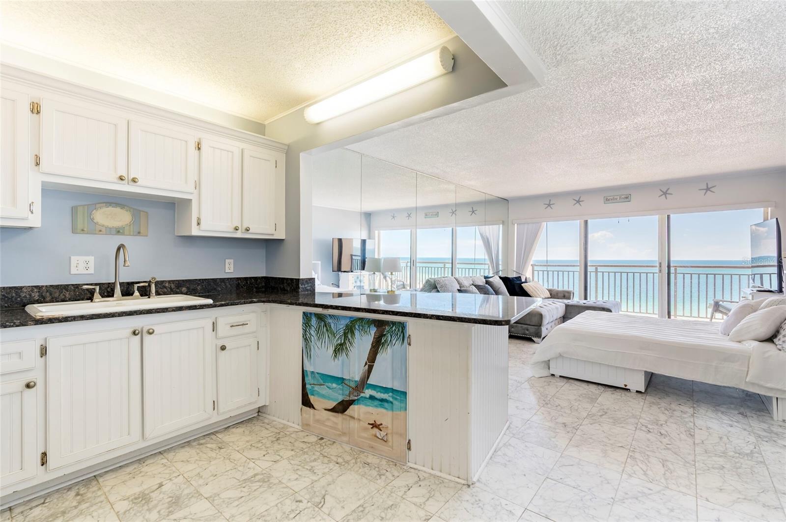 HARBOUR LIGHT TOWERS CONDO - Residential