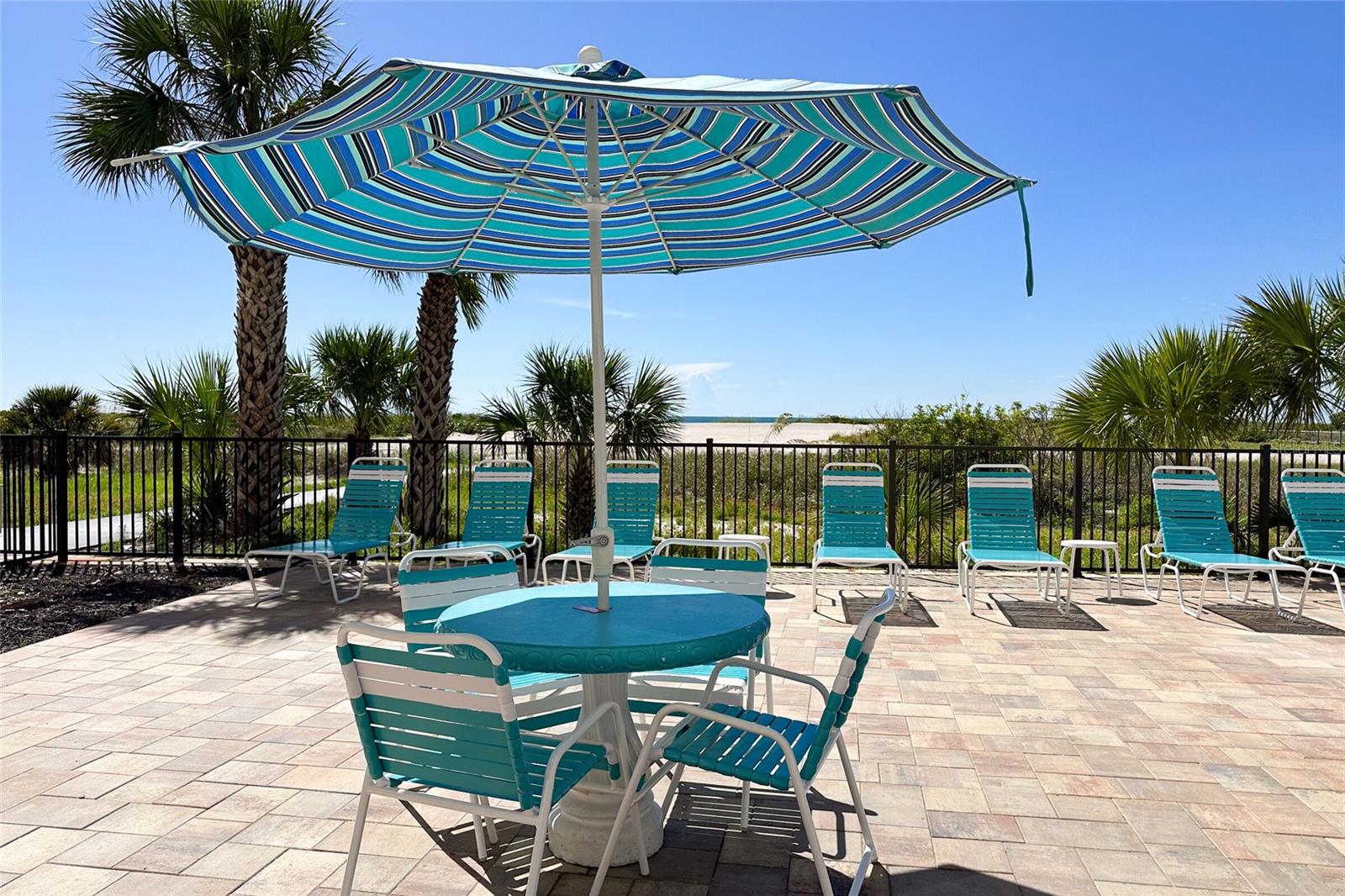 HARBOUR LIGHT TOWERS CONDO - Residential