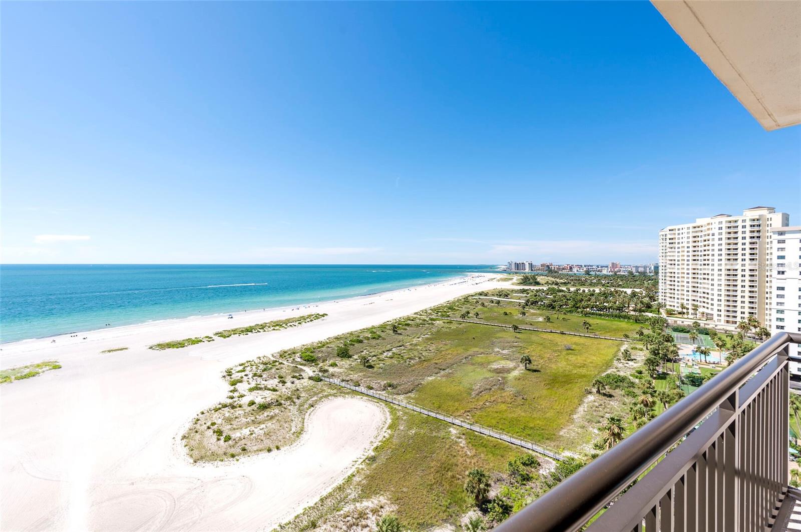 HARBOUR LIGHT TOWERS CONDO - Residential